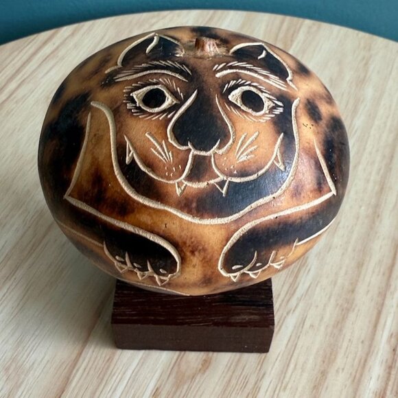 Vintage 70's Peruvian Hand-Carved Gourd With Tiger Cat Face Design On Wooden Bas - Picture 1 of 10